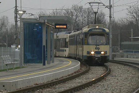 Badner Bahn Haltestelle Baden Landesklinikum