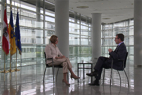 Johanna Mikl-Leitner beim Interview mit Robert Ziegler