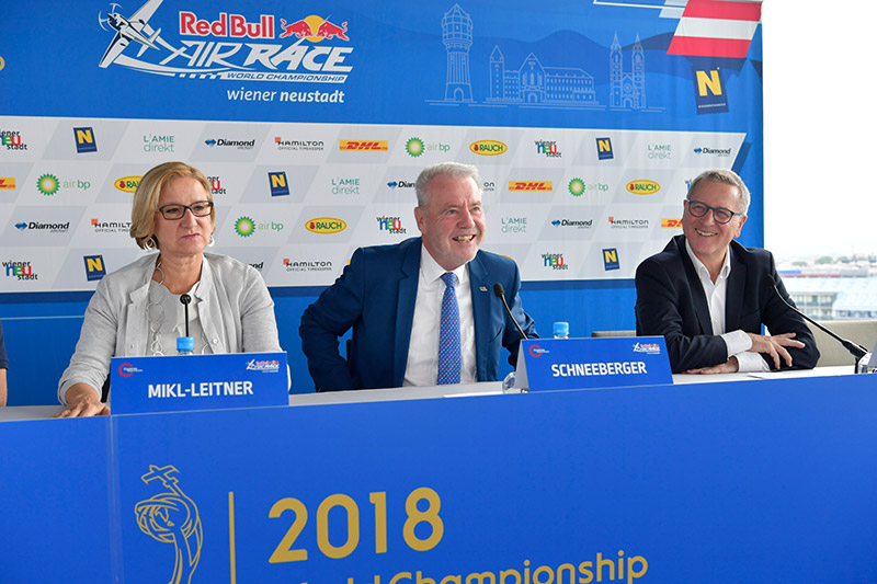 Red Bull Air Race Pressekonferenz Mikl Leitner Schneeberger Wolf