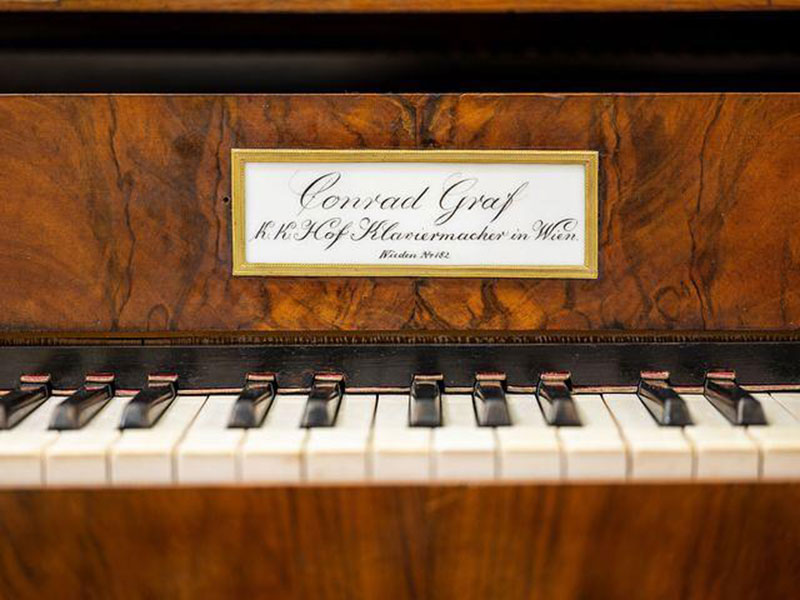 Auf dem Flügel des Wiener Klavierbauers Conrad Graf hat Beethoven mehrmals gespielt.