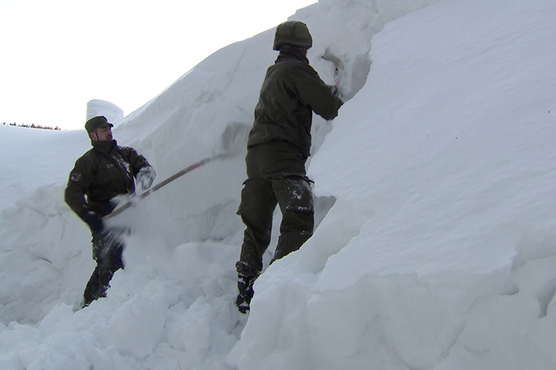 Soldaten im Schneeeinsatz
