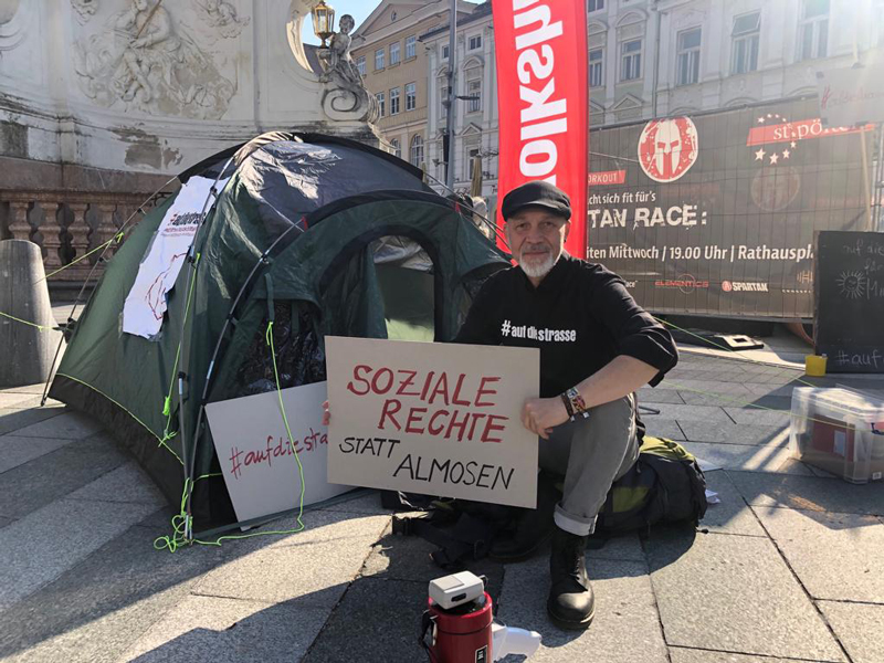 Volkshilfe-Direktor Fenninger protestiert in St. Pölten gegen Abschaffung der Mindestsicherung