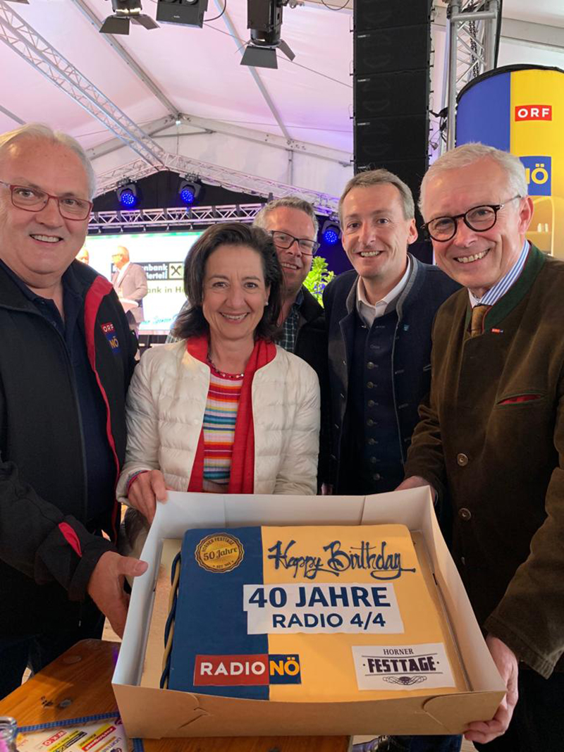Hannes Wolfsbauer, Ingrid Amon, Bürgermeister Jürgen Maier und Norbert Gollinger beim Radio 4/4 Jubiläum